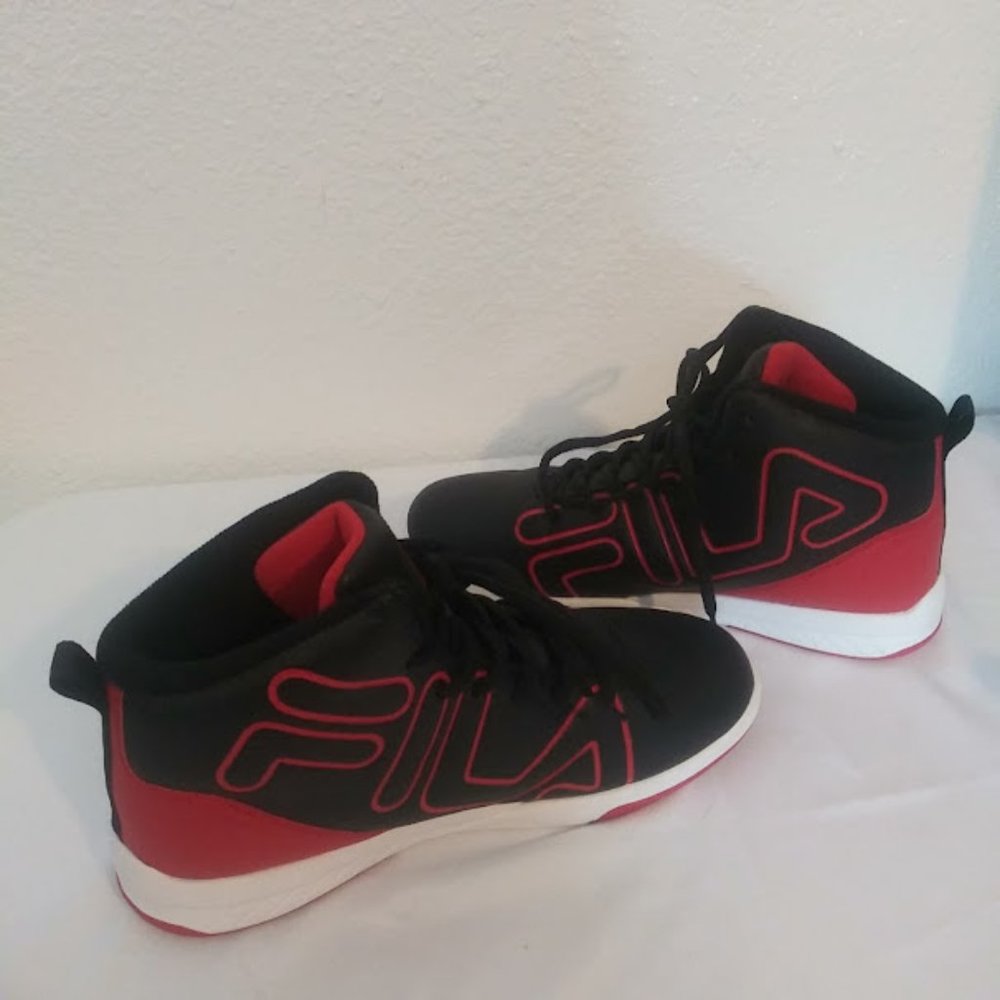 Fila Khronos men's size 7 1/2  black, red and white fashion high top sneakers